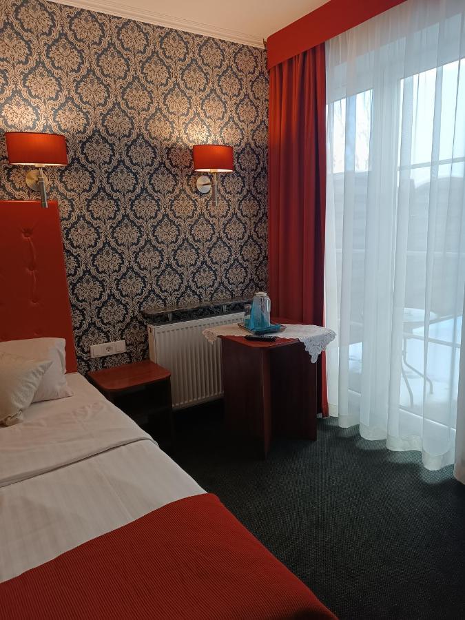 Amigo Hotel Sulejowek Ngoại thất bức ảnh