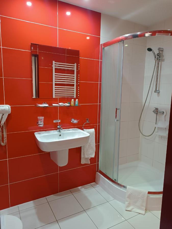 Amigo Hotel Sulejowek Ngoại thất bức ảnh