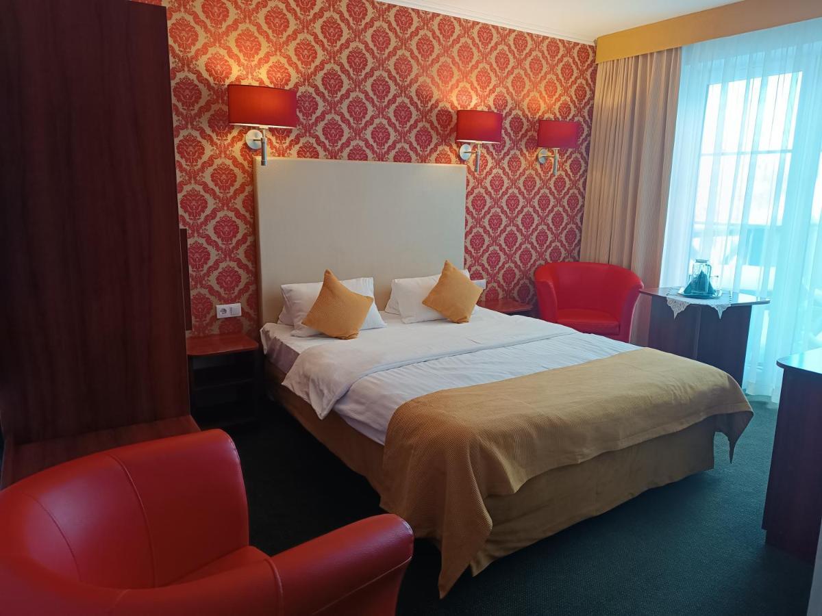 Amigo Hotel Sulejowek Ngoại thất bức ảnh