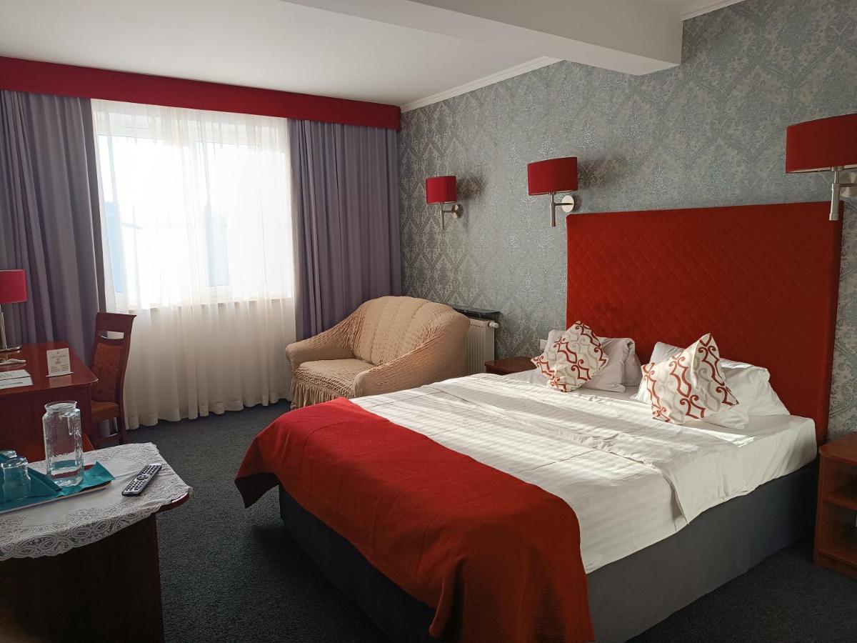Amigo Hotel Sulejowek Ngoại thất bức ảnh