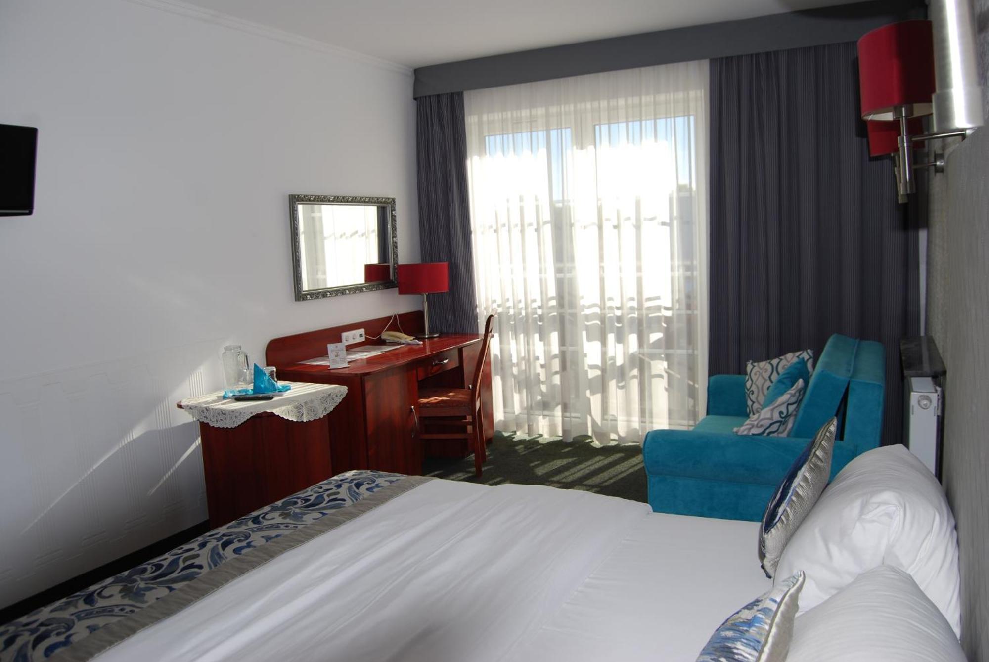 Amigo Hotel Sulejowek Ngoại thất bức ảnh