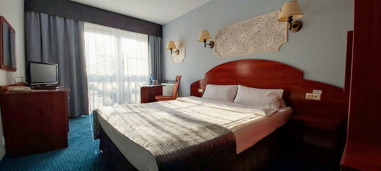 Amigo Hotel Sulejowek Ngoại thất bức ảnh