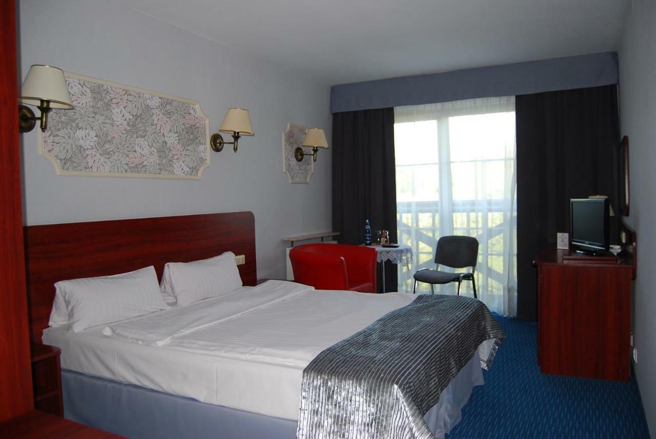 Amigo Hotel Sulejowek Ngoại thất bức ảnh