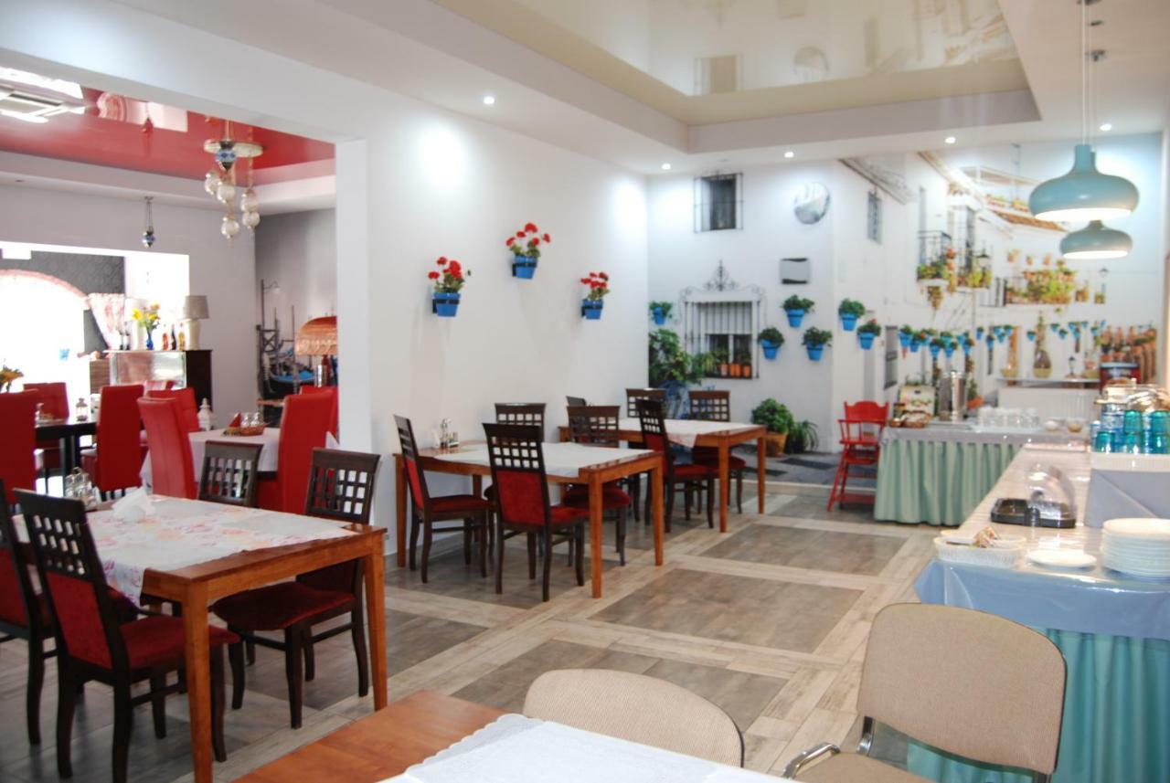 Amigo Hotel Sulejowek Ngoại thất bức ảnh