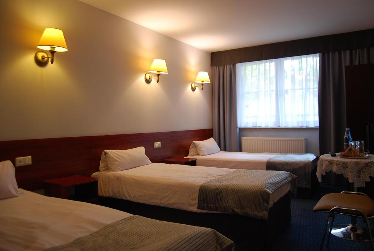 Amigo Hotel Sulejowek Ngoại thất bức ảnh