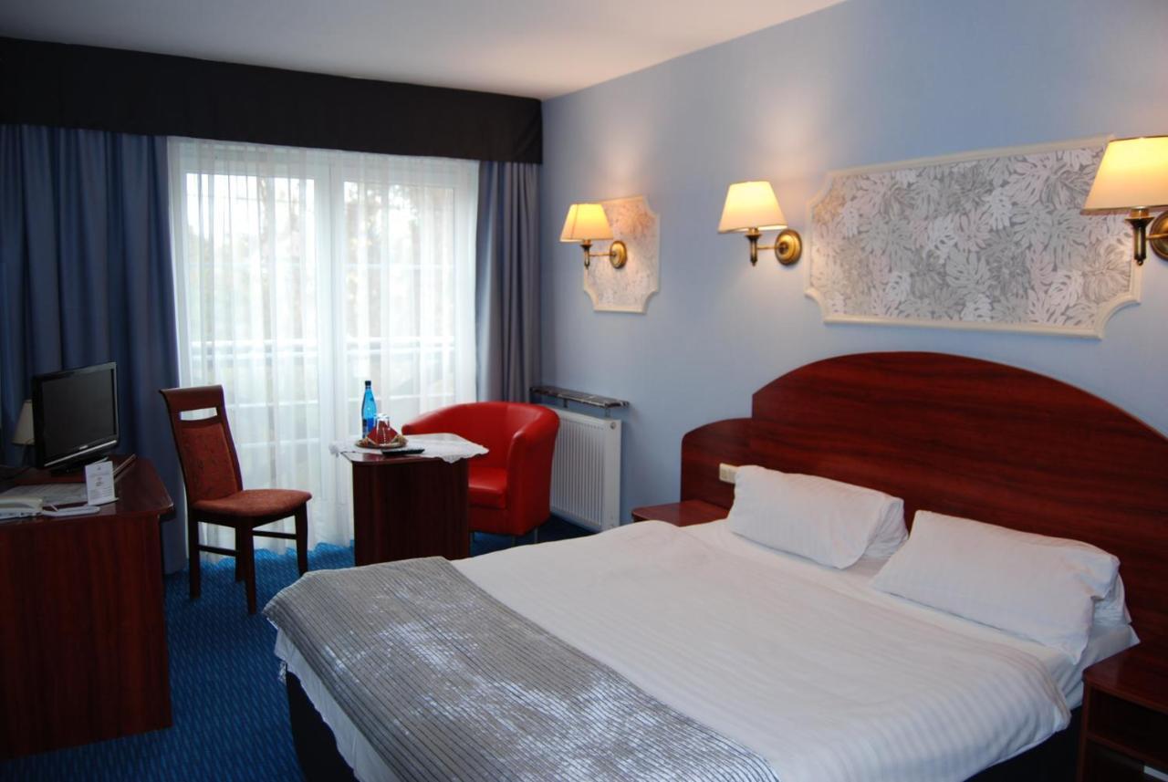 Amigo Hotel Sulejowek Ngoại thất bức ảnh