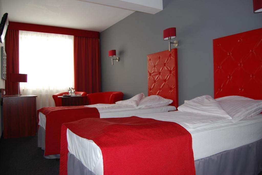 Amigo Hotel Sulejowek Ngoại thất bức ảnh